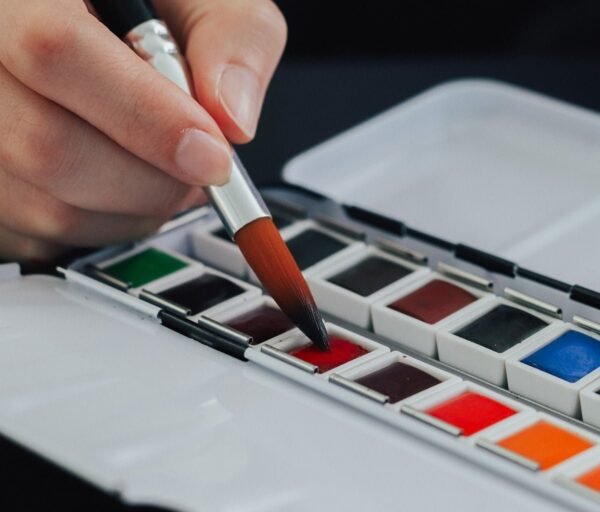 Etchr 24 Pan Watercolour Set - Image 4